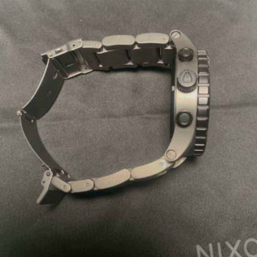 Nixon 51-30 Chrono - Picture 4 of 4